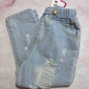 Toddler mom jeans / worn light wash denim size 18-24m
